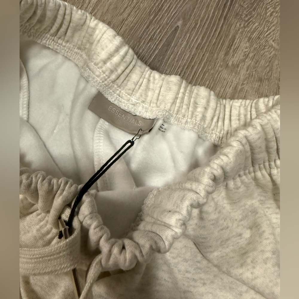 NWT ESSENTIALS Fear of God Hooded Sweatsuit Set | Hoodie & Joggers | Oatmeal - Picture 9 of 12